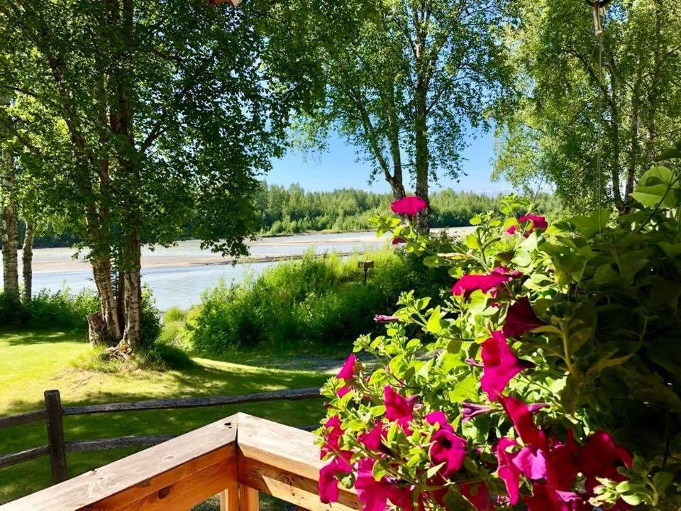 Susitna River Lodging, Suites Талкитна Экстерьер фото