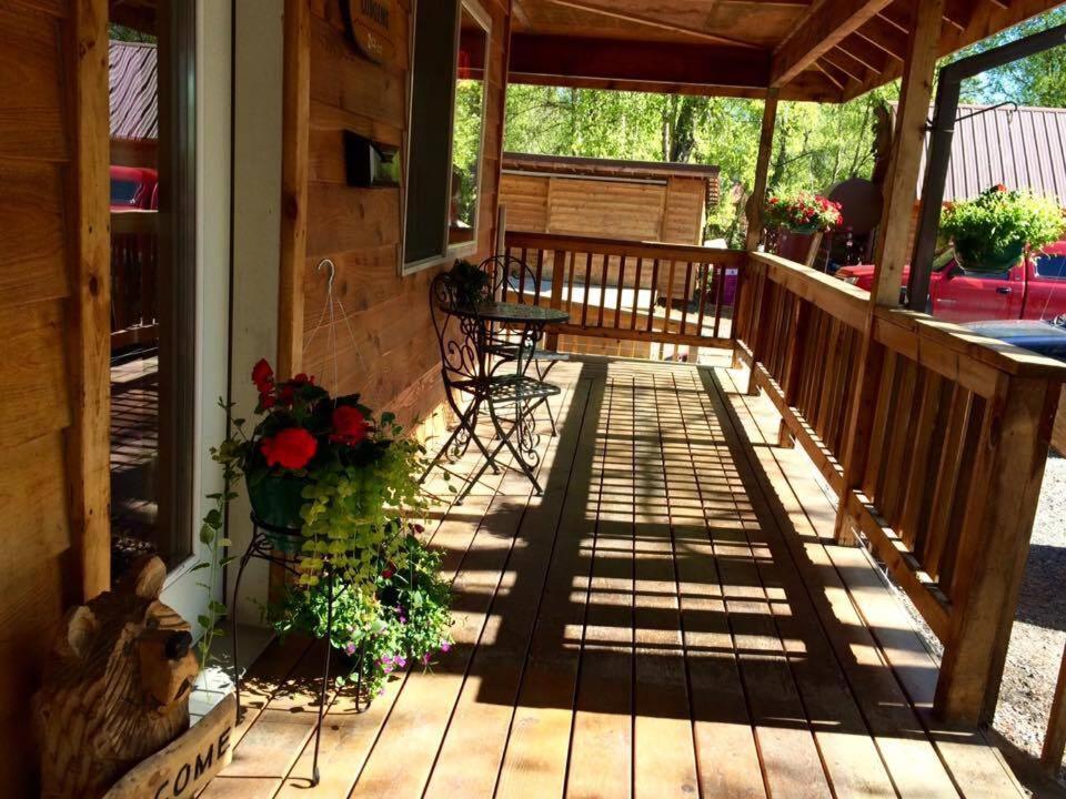 Susitna River Lodging, Suites Талкитна Экстерьер фото